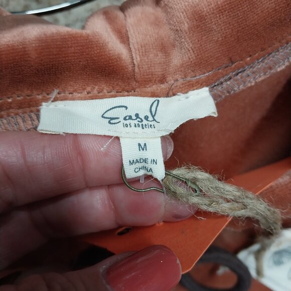 3665 Size Medium Easel Two Piece Hooded Zip up Jogger Set, NWT. Pit to pit 25" - Picture 6 of 7